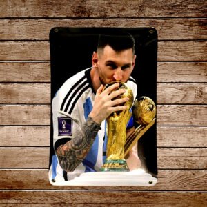 CARTEL CHAPA 25x35 MESSI BESO COPA
